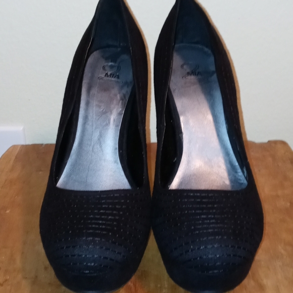 Mia 5" Black Heels Size 8 - Picture 4 of 6